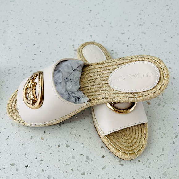 Coach white slides - Picture 3 of 7